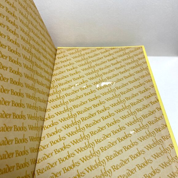 Vintage Weekly Reader "The Beast Who Was Afraid" by Patricia Reilly Giff - Picture 11 of 11